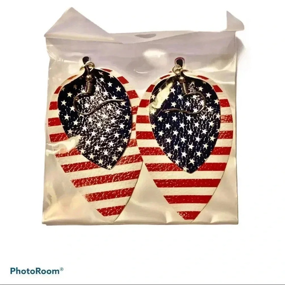 Earrings Red,White and Blue New in packaging - Picture 1 of 1